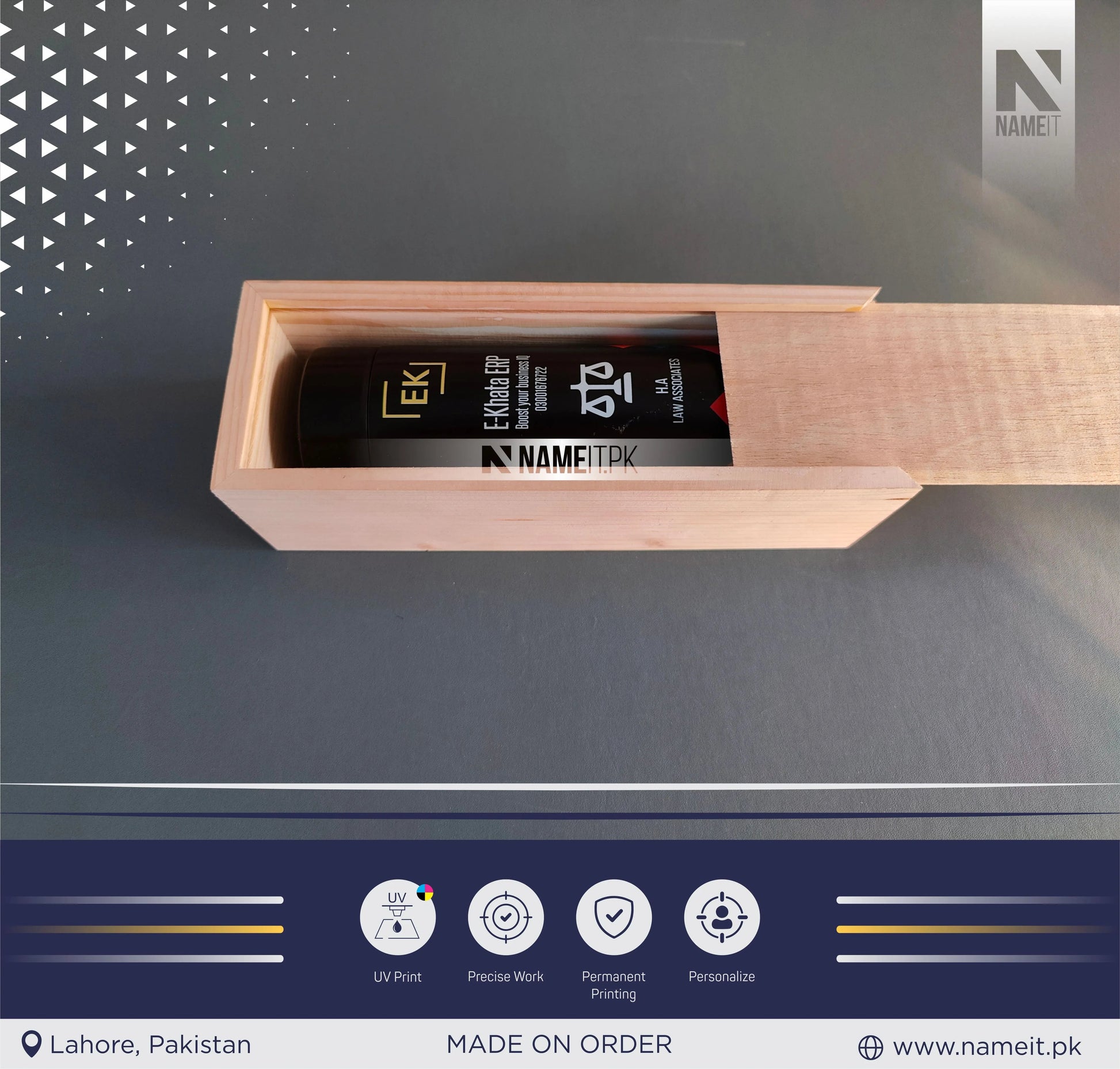 Personalized Digital Temperature Display Thermos with Elegent Natural Wooden Box, Round Printed Water Bottle NAMEIT PAKISTAN